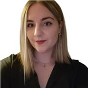 Maestra de Primaria que imparte todas las áreas, inglés y con especialidades de Educación Especial y Audición y Lenguaje